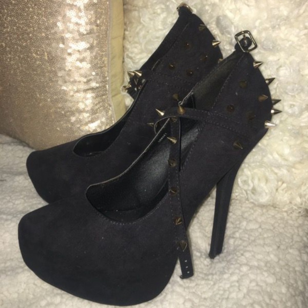 Spiked platform heels size 9